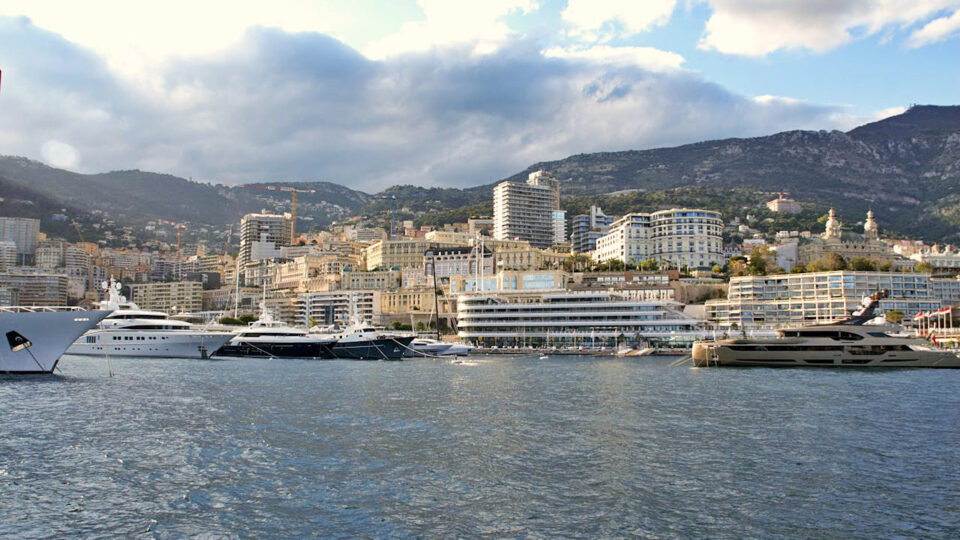 471 millions à Monaco, 90 milliards pour Kiev : ce que ces deux chiffres disent de l'UE