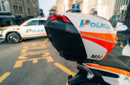 Les 1 500 policiers cantonaux de Genève seront engagés du 15 au 17 juin pour sécuriser les abords du sommet. Photo : IBRESTER (Adobe Stock)