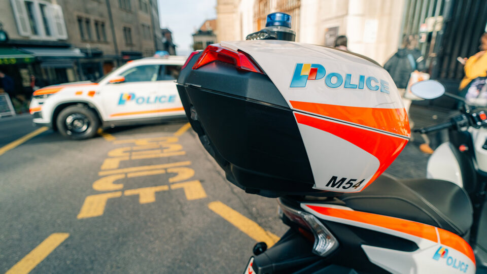 Les 1 500 policiers cantonaux de Genève seront engagés du 15 au 17 juin pour sécuriser les abords du sommet. Photo : IBRESTER (Adobe Stock)